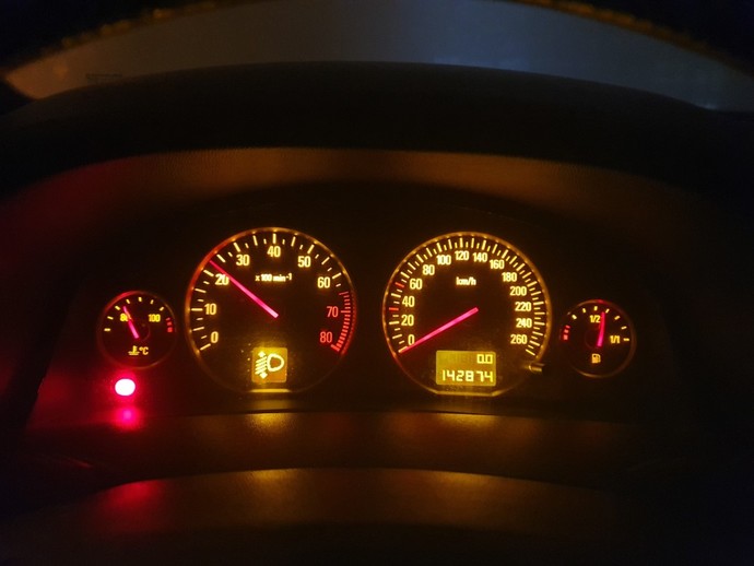 Araba sürmek mi daha havalıdır yoksa motor sürmek mi?