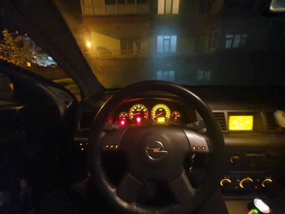 Araba sürmek mi daha havalıdır yoksa motor sürmek mi?