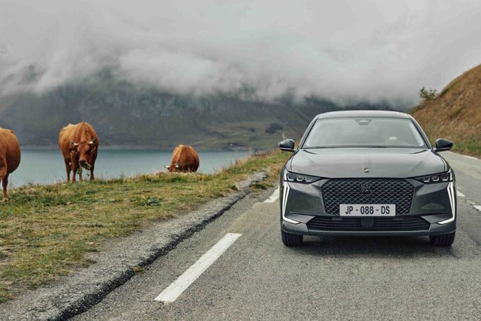 Yeni DS 4 Performance Türkiyede 1.132.100 TL fiyatıyla satışa çıktı! Bu fiyatlara araba almaya değer mi?