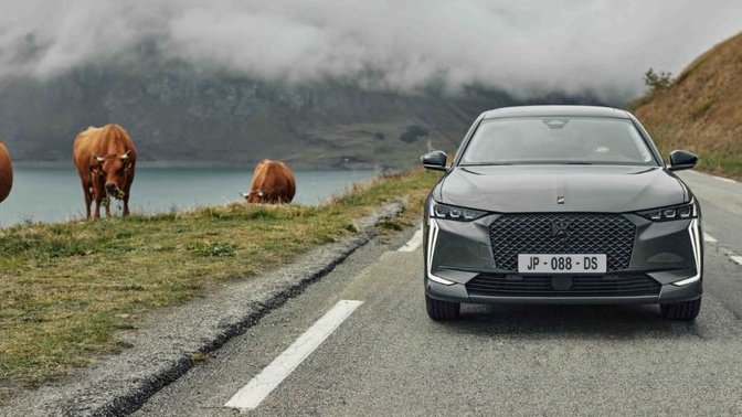 Yeni DS 4 Performance Türkiye'de 1.132.100 TL fiyatıyla satışa çıktı! Bu fiyatlara araba almaya değer mi?