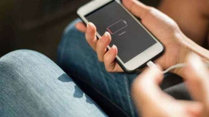 Cep telefonunuzu günde kaç kez şarj ediyorsunuz?