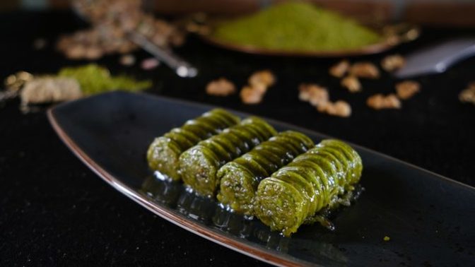 Tatlı yemenin saati olur mu, an itibariyle hangi tatlı seni mutlu eder?