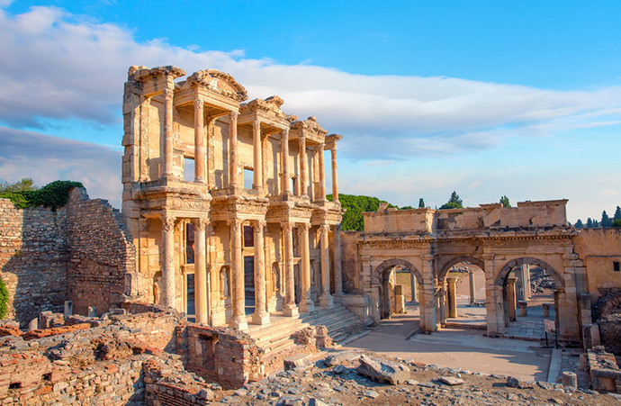 İstanbulun çok gezilmeyen/bilinmeyen tarihi/turistik mekanlarını bilen var mı?