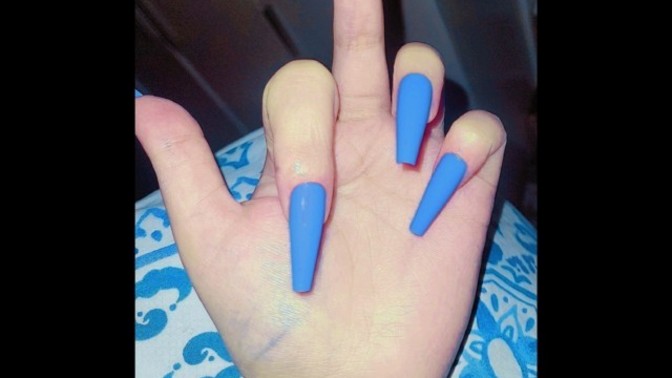 Yeni takma tırnaklarım! 💅 Hangi renk seversiniz?