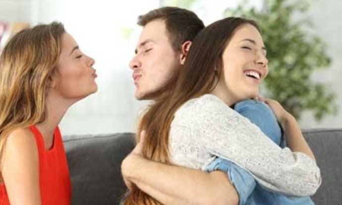 Senin aklında kaç kişi var?