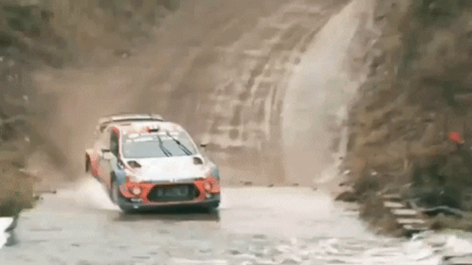 Arabada hızı seven herkesin yapmak isteyeceğini düşünüyorum. Sen ralli yarışlarına katılmak ister miydin 🚗?