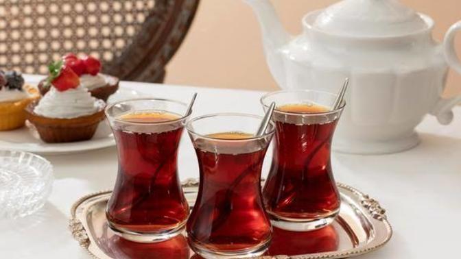 Çay şekerli mi içilmeli, şekersiz mi?