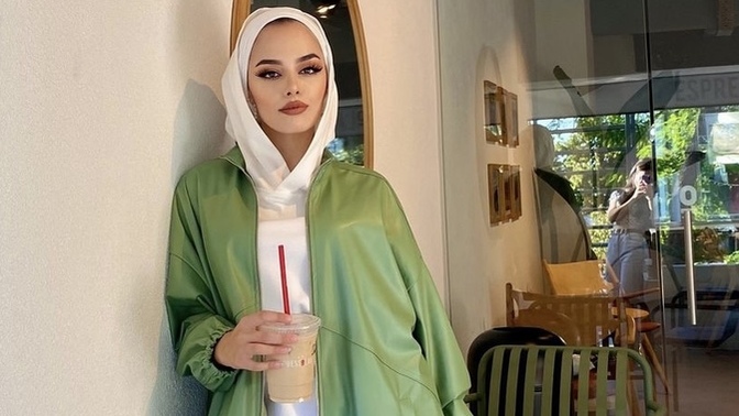 Bu deri ceket mi siyahı mı sizce?