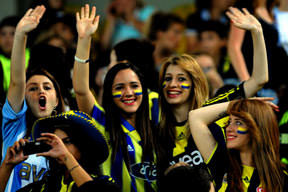 Futboldan anlayan kadın mı, mutfakta marifetli kadın mı seni etkiler?