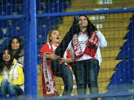 Futboldan anlayan kadın mı, mutfakta marifetli kadın mı seni etkiler?