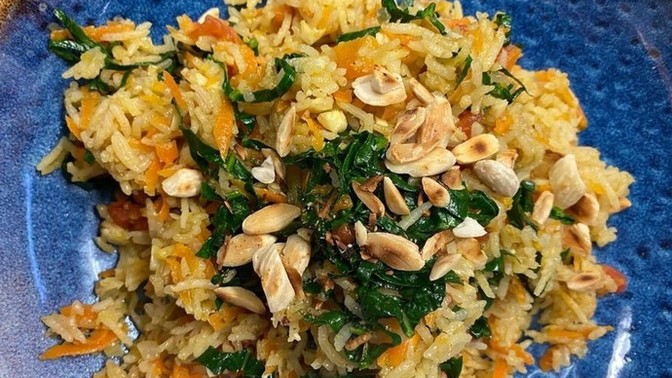 Domates ve ıspanaklı Hint pilavı yaptım, nasıl gözüküyor sizce?