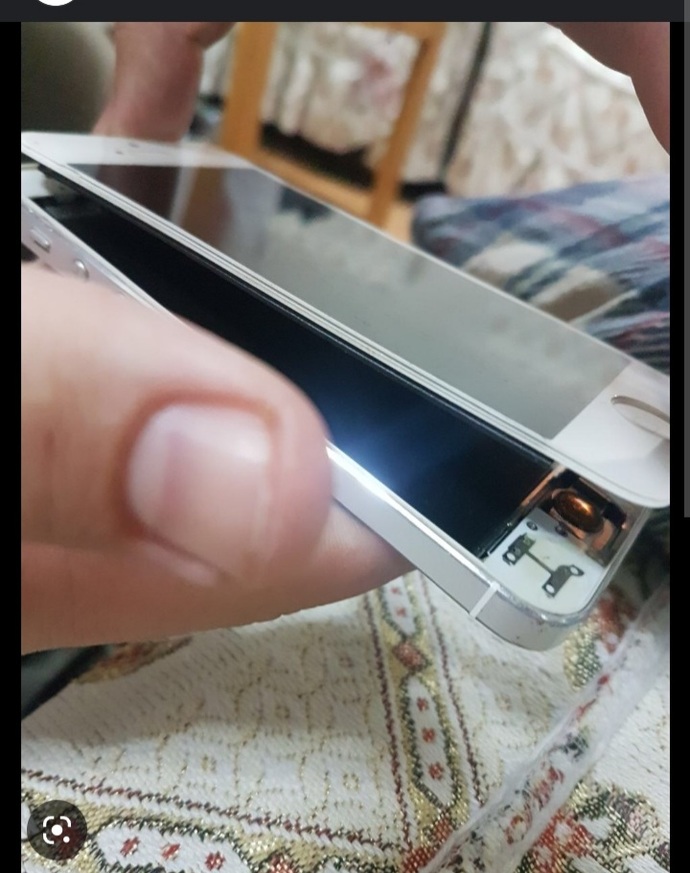Abi benim telefonumun ekranı düşüyodu gittim yaptirdm yapışkan falan  sürdü?