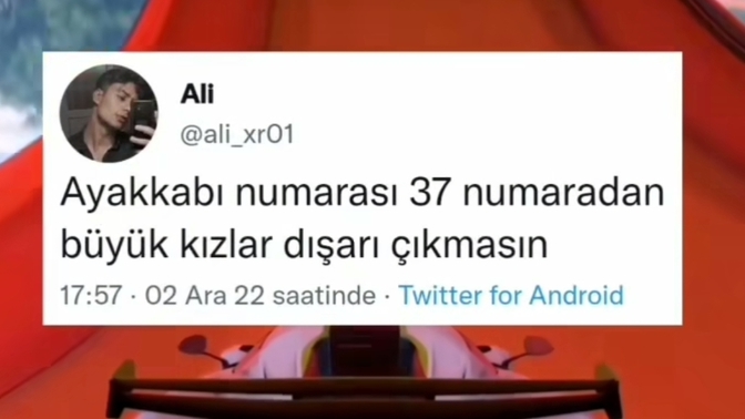 Erkeklerin kadınlarda küçük ayak takıntısı sizce de saçma olmaya başlamadı mı?