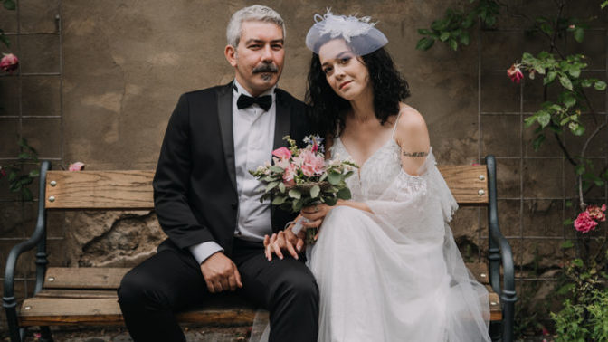 -Evlilik nasıl bir duygu. Evlenmek güzel mi? Tavsiye edilir mi?