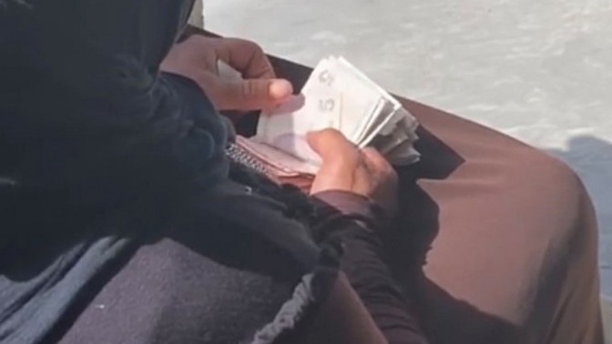 Kendim için birikim yapmak istiyorum, altın mı yoksa vadeli hesap mı seçmeliyim?
