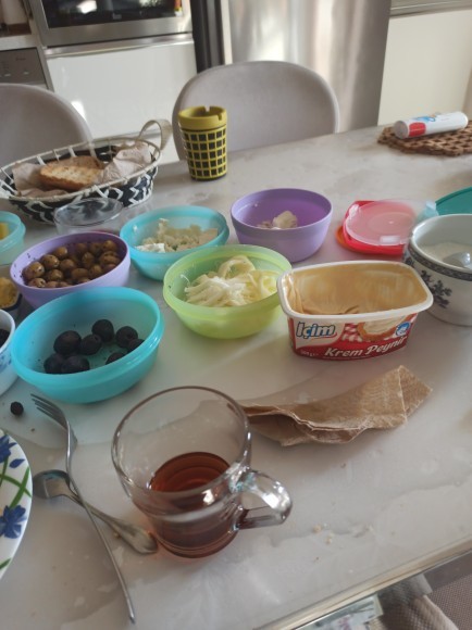 Aranızda halâ uyuyanlar varmış🤨 kimler üşengeç gibi uyuyor bakim hıı🤔🤪😍😅 ?