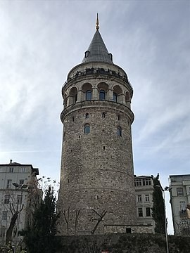 Galata kulesine kiminle çıkmalıyız?
