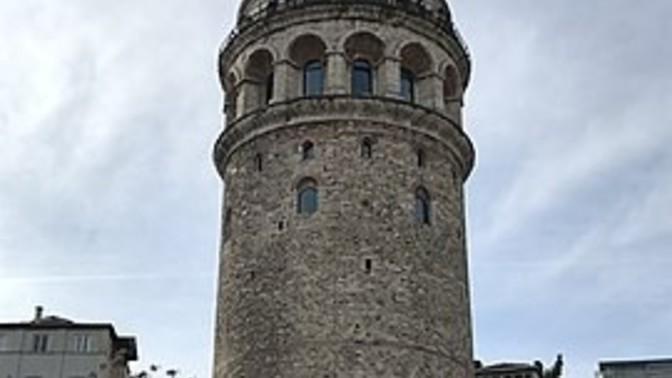 Galata kulesine kiminle çıkmalıyız?