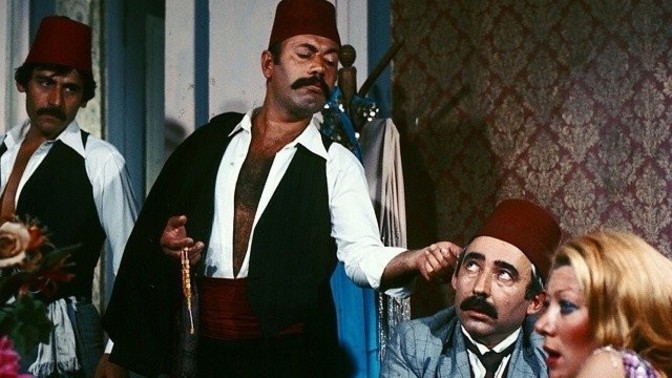 Sevgiline iltifat edilse ne tepki verirsin?
