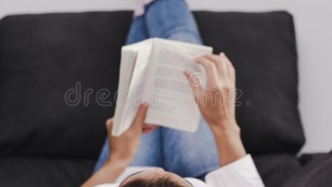 Genelde kitap okurken nasıl oturursun?