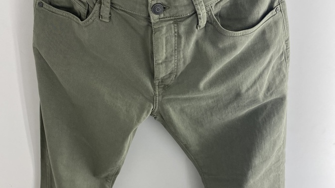 2 kot 👖 pantolon arasında seçim yapmakta zorlandım! Yardım eder misiniz?