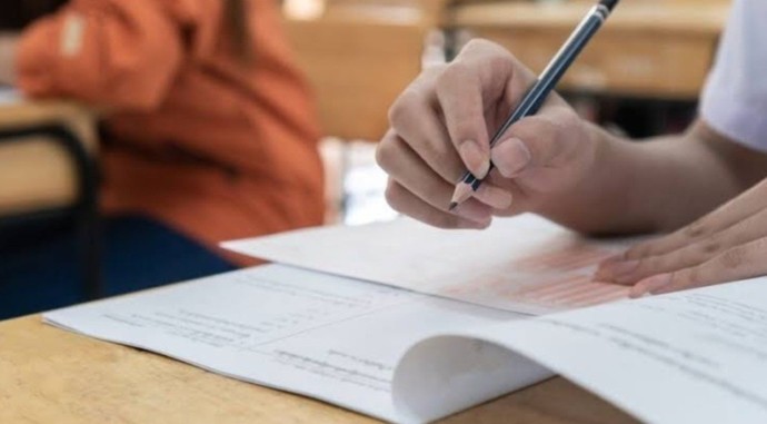 Paragraf soruları çözerken, amelini okuyormuşcasına ciddiyete bürünür müsün?