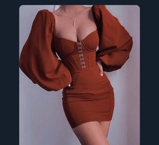 Elbise şahane değil mi kızlar?