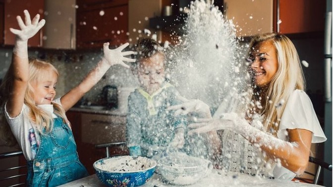 Mutfakta çocuklarla yemek yapmak sizce eğlenceli mi sıkıcı mı?