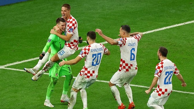 Futbolcular neden bu kadar yakışıklı oluyor?