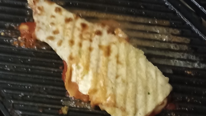 Akşam yemeği yiyip gece tost yaparmisiniz?