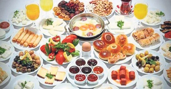 Yakın zamanda sahur sofraları kurulacak. Sizce sahurun vazgeçilmezi hangi yiyeceklerdir?