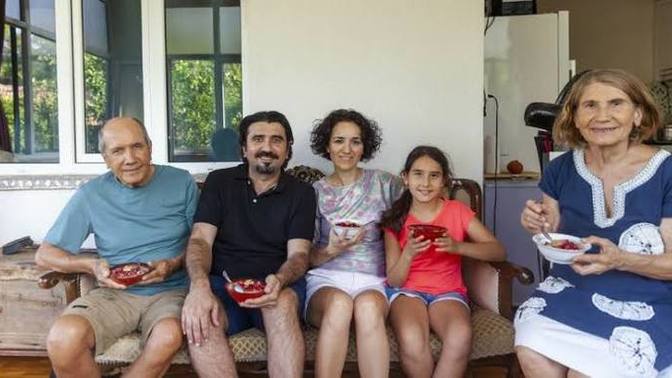 Evleneceğiniz kişinin ailesiyle aynı evde yaşar mısınız?