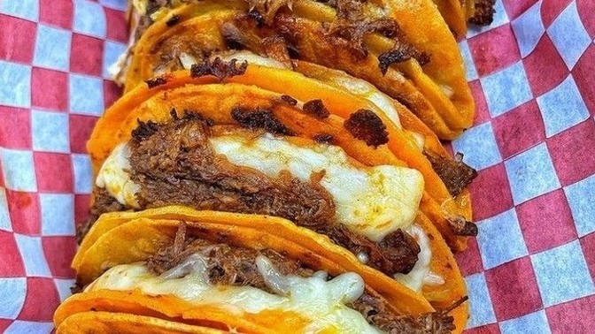 Özellikle tatmak istediğiniz bir yemek var mı?