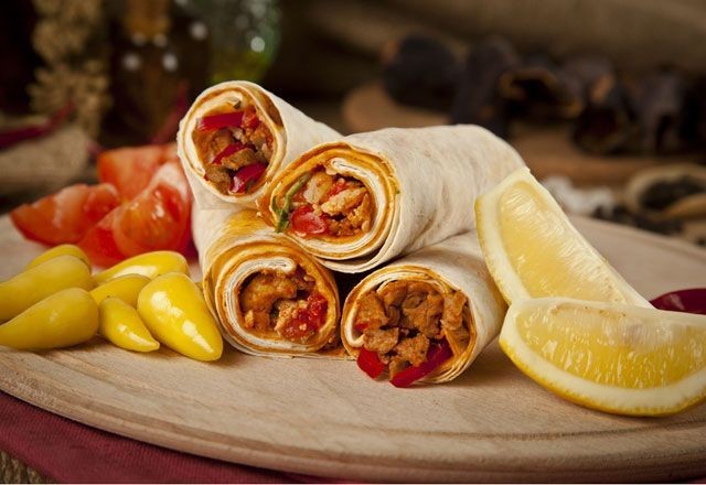 Burada kiminle birlikte tantuni yemek isterdin?