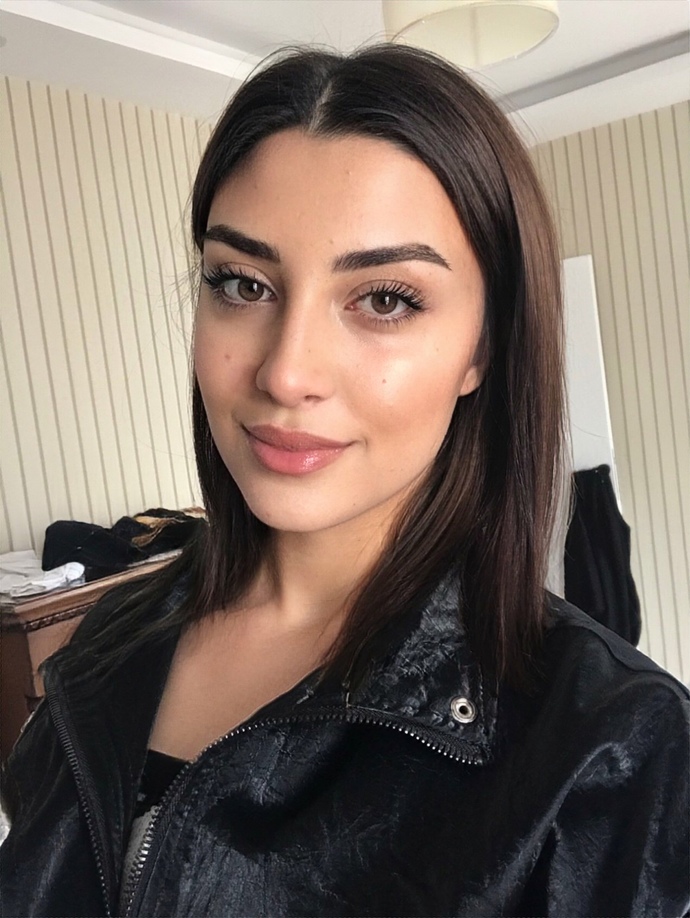 Bana koyu saç mı yoksa sarı saç mı yakışıyor?