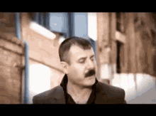 İnsanı sesiyle büyüleyen o şarkıcı kimdir?