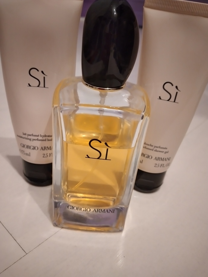Sì GIORGIO ARMANI..