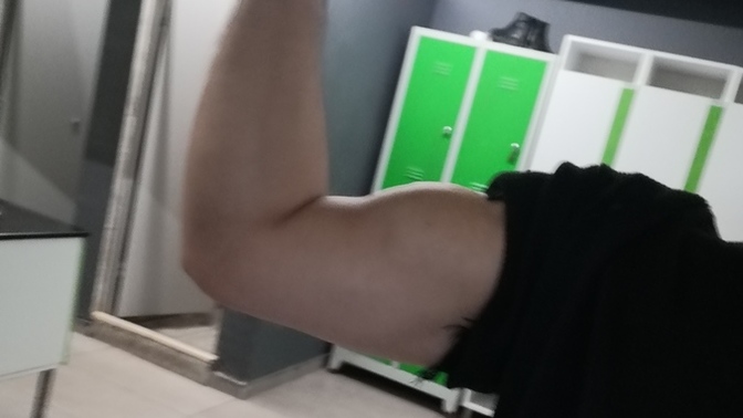 Kötü biceps genetiğine sahibim. Kollarımı nasıl istediğim gibi geliştiririm?