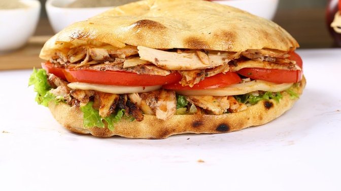 Döner lavaşta mı ekmekte mi daha güzel oluyo?