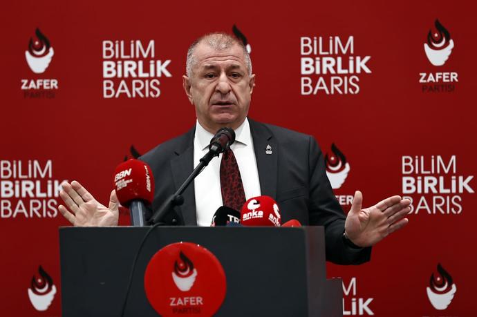 Ümit özdag ve zafer partisi neden sevilmiyor berbat mülteci politikasina en sert karsi cikan parti olmasina ragmen?