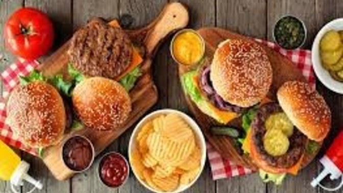 Hamburger yemeye giderken yanınızda çocuklar olursa kendinizi daha az suçlu hisseder misiniz?