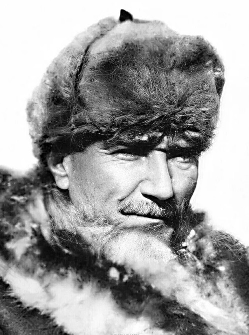 Atatürk çok yakışıklı değil mi?