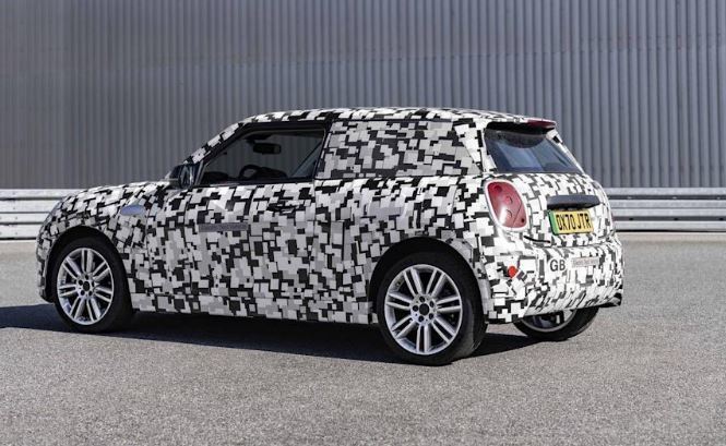 Yeni nesil Mini Cooper kameralara yakalanmış. Güzel görünüyor mu?