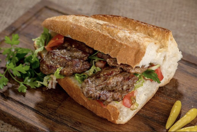 Ekmek arası balık mı, ekmek arası köfte mi?