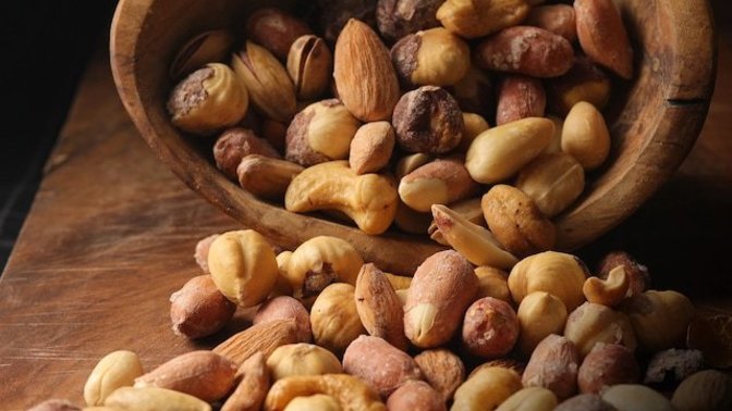 Kuruyemiş tabağındaki hangi kuruyemişsin?