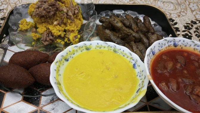 Komşudan gelen yemekleri beğenir misiniz bizim komşunun bize gönderdiği yemeklere bakar mısınız 😍?
