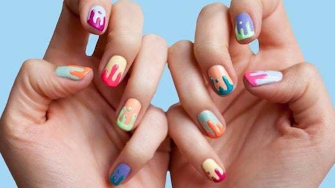 Tırnak yaptırmak inanılmaz yayılmaya başladı :nail_care: Ben tırnaklarımın incelmesinden çok korkuyorum. Siz ne düşünüyorsunuz?
