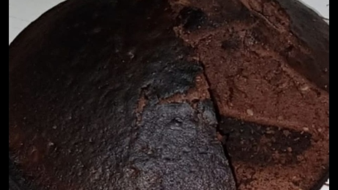 Sizin kapınıza böyle bir kekle gelsem? ne yapardınız ? Bana tepkiniz ne olurdu?