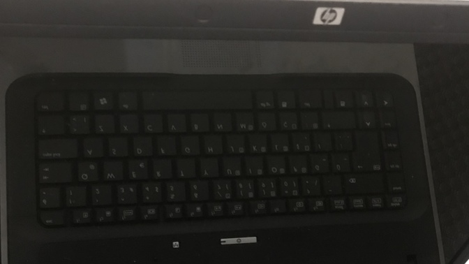 Geçen yıl dedem vermişti eski laptop mu bu, ona göre yenisini alacağım?