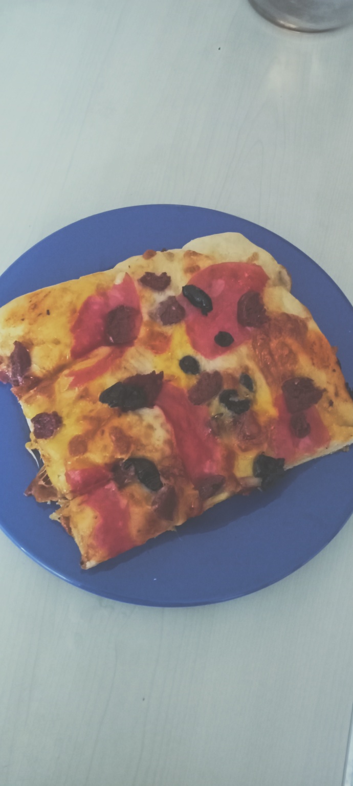 Ev pizzası mı tercih edersin, hazır pizza mı?